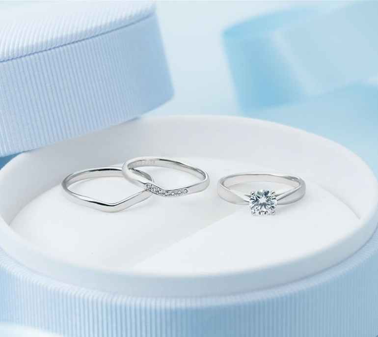 石岡のセットリング〈婚約指輪1本＋結婚指輪2本のセット〉